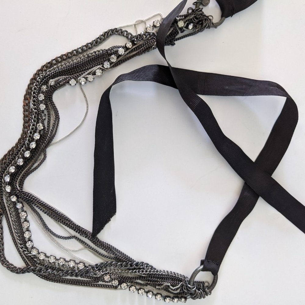 Chain and diamond ribbon necklace